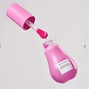 Glow Recipe Watermelon Glow Niacinamide Dewy Flush Serum
Dragonfruit flush